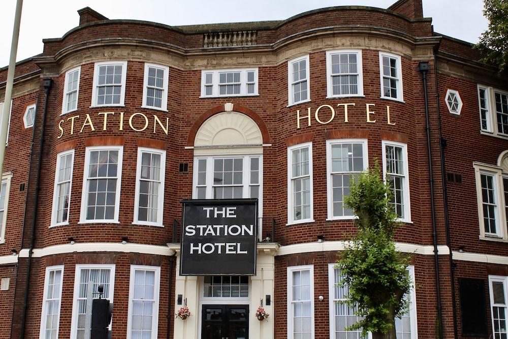 Station Hotel Dudley Exterior photo